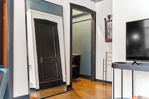 Interior - Taj Ma-small at Wrigley (Chicago)