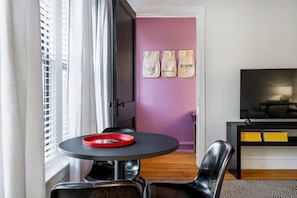 Dining - The Lilac Loveshack at Wrigley (Chicago)