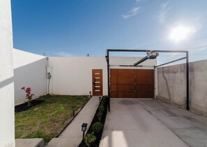 Property grounds - Casa Moderna dos niveles cerca de Parque Amistad (Ciudad Acuña)