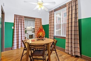 Dining - Campy! Wrigley Campground (Chicago)