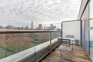 Outdoor dining - Blueground | Finsbury, balcony, nr Farringdon (London)