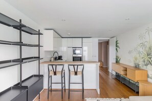Fridge, microwave, oven, stovetop - Blueground | Finsbury, balcony, nr Farringdon (London)