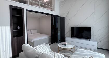 Cozy 1-bedroom villa in lovely Seoul with AC and fitness room