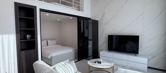 Cozy 1-bedroom villa in lovely Seoul with AC and fitness room