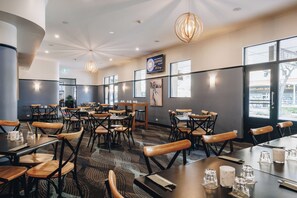 Dining - Belmore Hotel (Maitland)