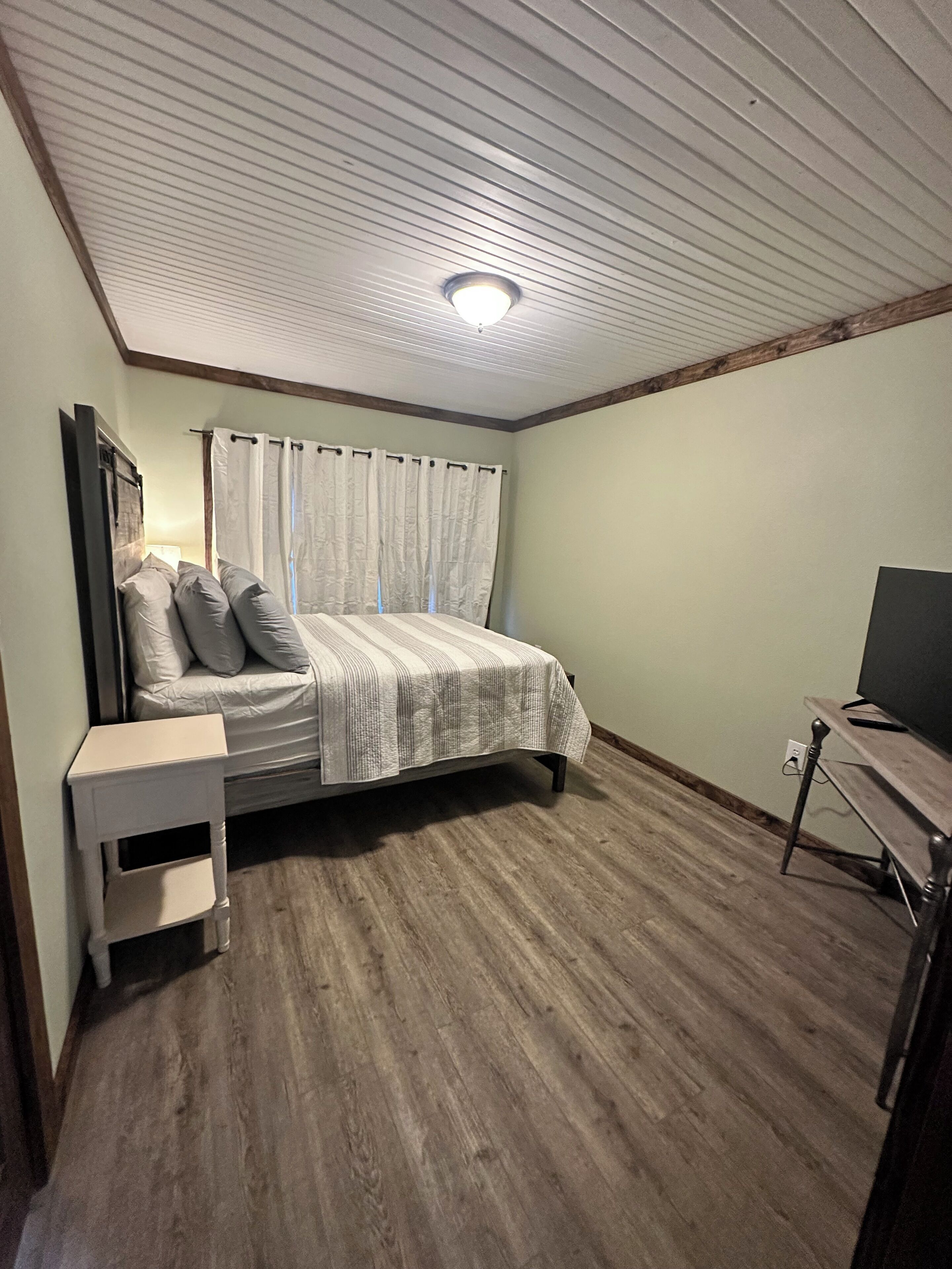 3 多间卧室、WiFi、床单