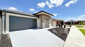 Exterior - Lyra Home by GoodLive (Beveridge)