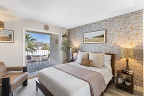 1 bedroom, iron/ironing board, free WiFi, bed sheets - The Shandeau: Las Palmas Luxury Condo Overlooking Pools and waterpark. (St. George)