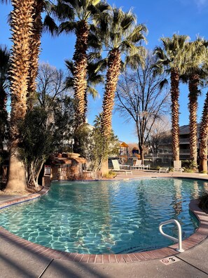 Indoor pool, outdoor pool - The Shandeau: Las Palmas Luxury Condo Overlooking Pools and waterpark.  (St. George)