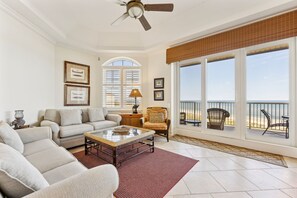 Smart TV, DVD player - Experience oceanfront luxury at 32 Ocean Place, a cozy 2-bedroom condo in Fernandina Beach. (Fernandina Beach)