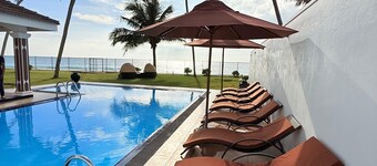 Villa Riina - Beach front 4-bedroom bungalow in beautiful Ambalangoda with AC