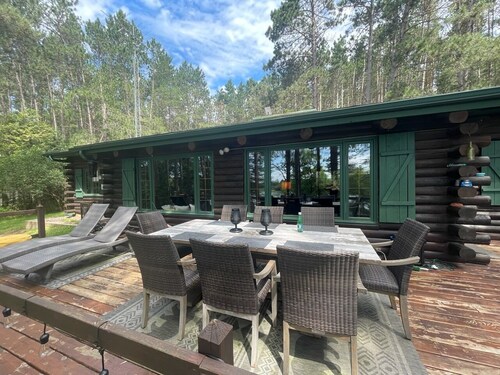 Beautiful 5 bedroom cabin on the Lake of the Hills. 