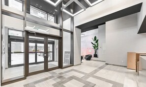 Interior - Bright Downtown Retreat near Eaton Centre & Subway (Toronto)
