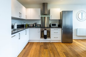 Room - Celador Apartments - Sussex House (Reading)