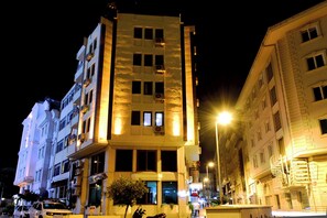 View from property - Hotel Öncü Istanbul (Istanbul)