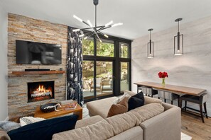 TV, fireplace - Fifth Avenue Unit 105 | 2 Blocks to Skiing! (Aspen)