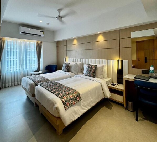 Room - Galaxy Beacon Hotel Mumbai, Santacruz (Mumbai)