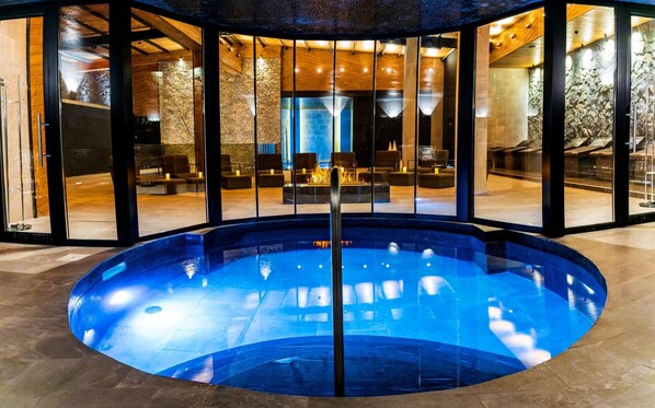 Pool - Grand Hotel Therme (Razlog)