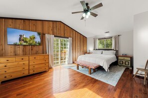 3 bedrooms, iron/ironing board, WiFi, bed sheets - Big Bear Family Cabin w/ Game Room, Arcades, Playground & Guest House (Big Bear Lake)