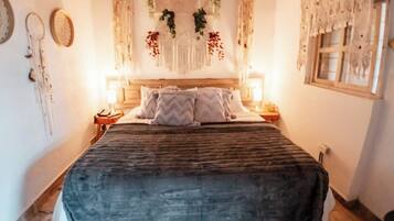 Luxury Loft, Balcony, Mountain View | Free WiFi