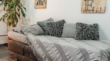 Deluxe Cabin, Balcony, Mountain View | Interior