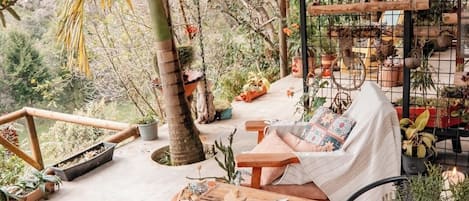 Standaard kamer, patio, uitzicht op bergen | Buiten dineren