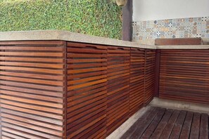 Property grounds - Enseada Beach, Guarujá - Sleeps 10 people (Guarujá)