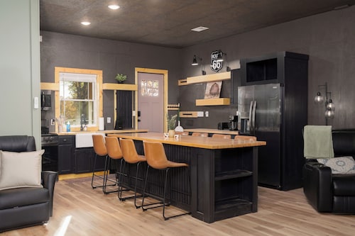 Peaceful, NEWLY Constructed Barndominium Retreat Near Fort Leonard Wood