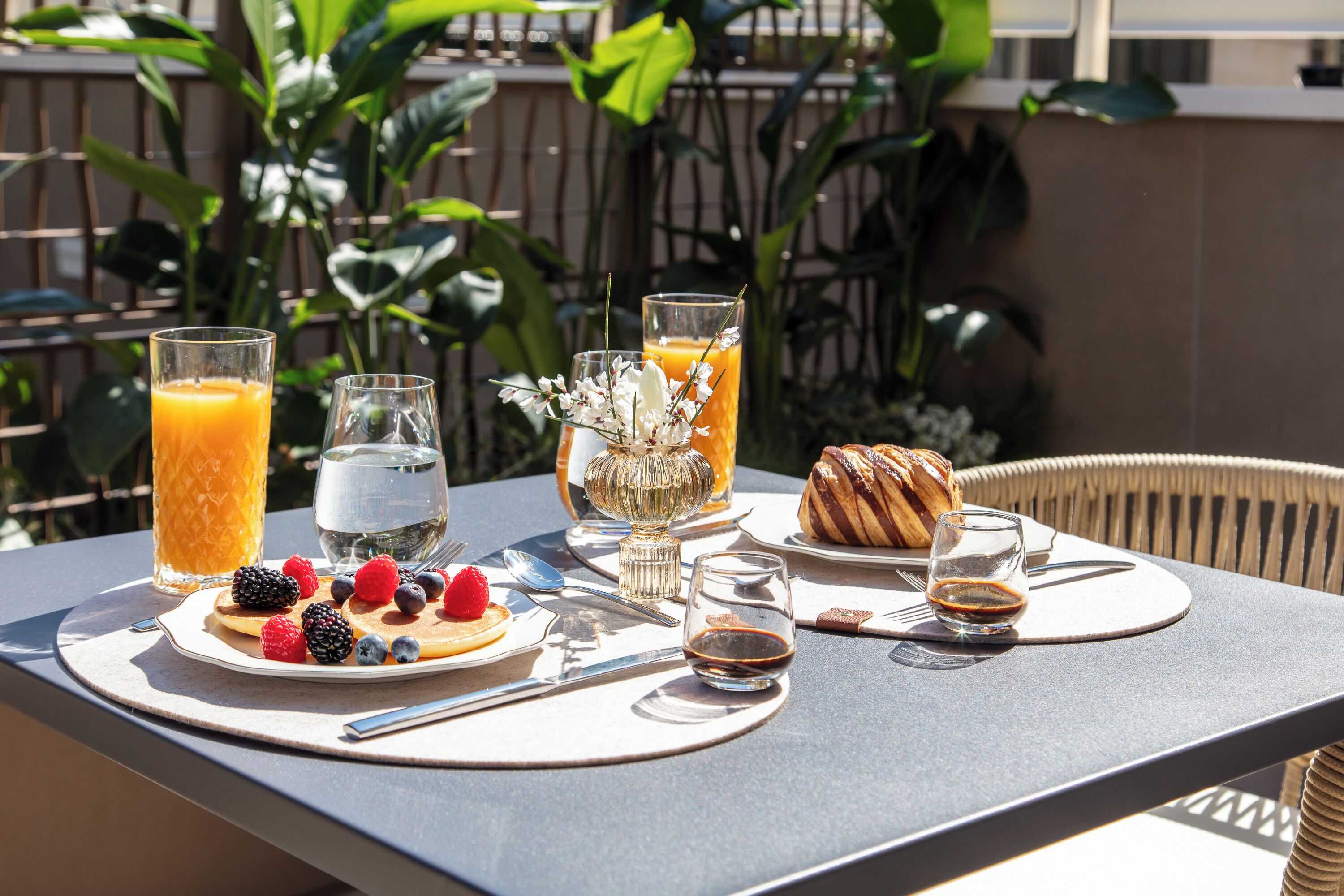 Luxury Apartment, Garden View | Outdoor dining
