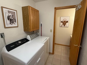 Interior - The Hive, a spacious secluded, pet-friendly retreat! (Barnes)