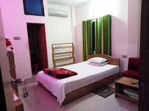 Room - Hotel Mount Inn Khagrachari (Khagrachari)