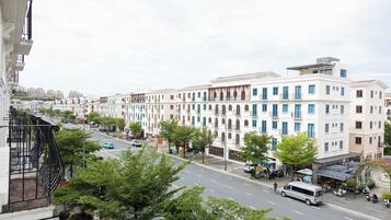 Double Room, 1 King Bed | City view