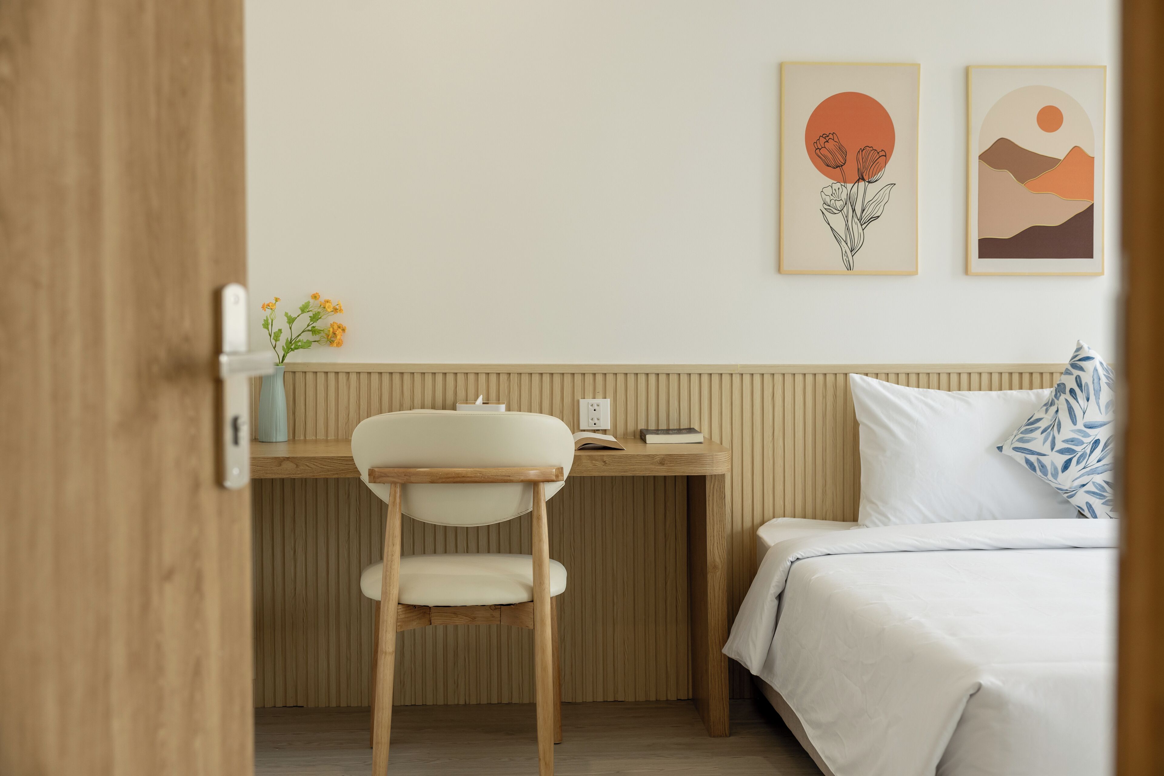 Phòng đôi Tiêu chuẩn | Khu vực làm việc phù hợp cho laptop 