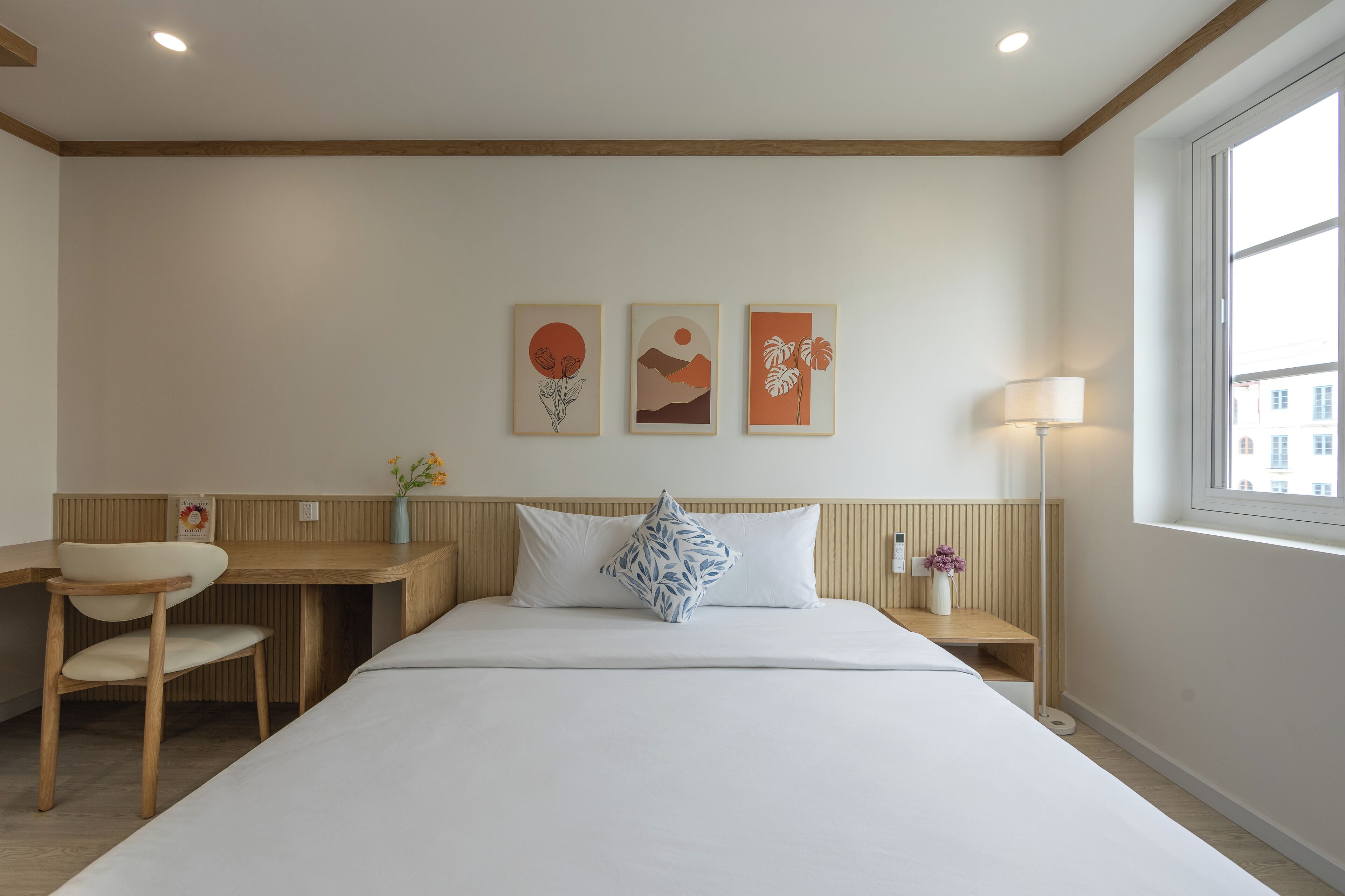 Phòng đôi, 1 giường cỡ king | Khu vực làm việc phù hợp cho laptop 