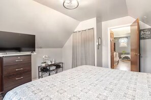 1 bedroom, iron/ironing board, free WiFi, bed sheets