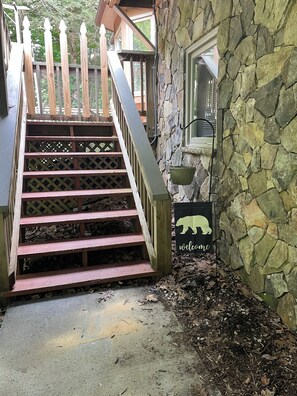 Property grounds - Cozy 3-bedroom cabin in charming Blowing Rock perfect for relaxing (Blowing Rock)