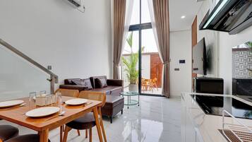 Villa, balcon, vue piscine | Intérieur