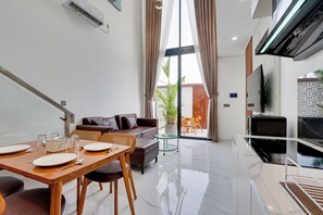 Villa, balcon, vue piscine | Intérieur