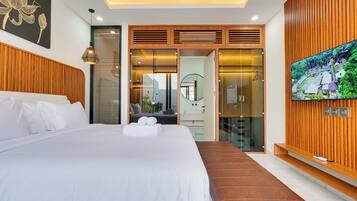 Vila, balkon, pemandangan kolam renang | Brankas, Wi-Fi gratis, dan seprai linen