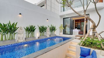 Vila, balkon, pemandangan kolam renang | Kolam renang | Kolam renang outdoor