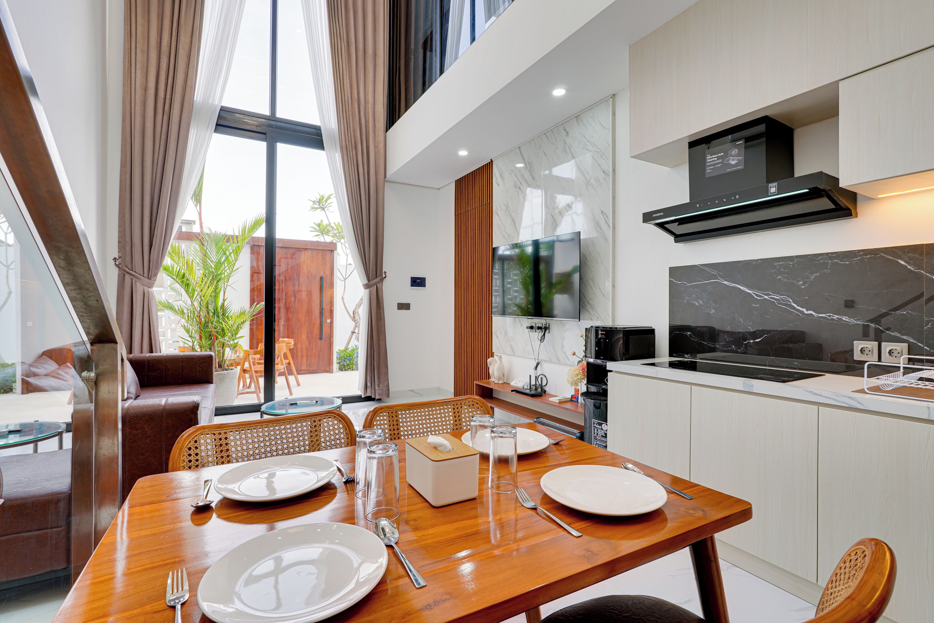 Vila, balkon, pemandangan kolam renang | Tempat makan