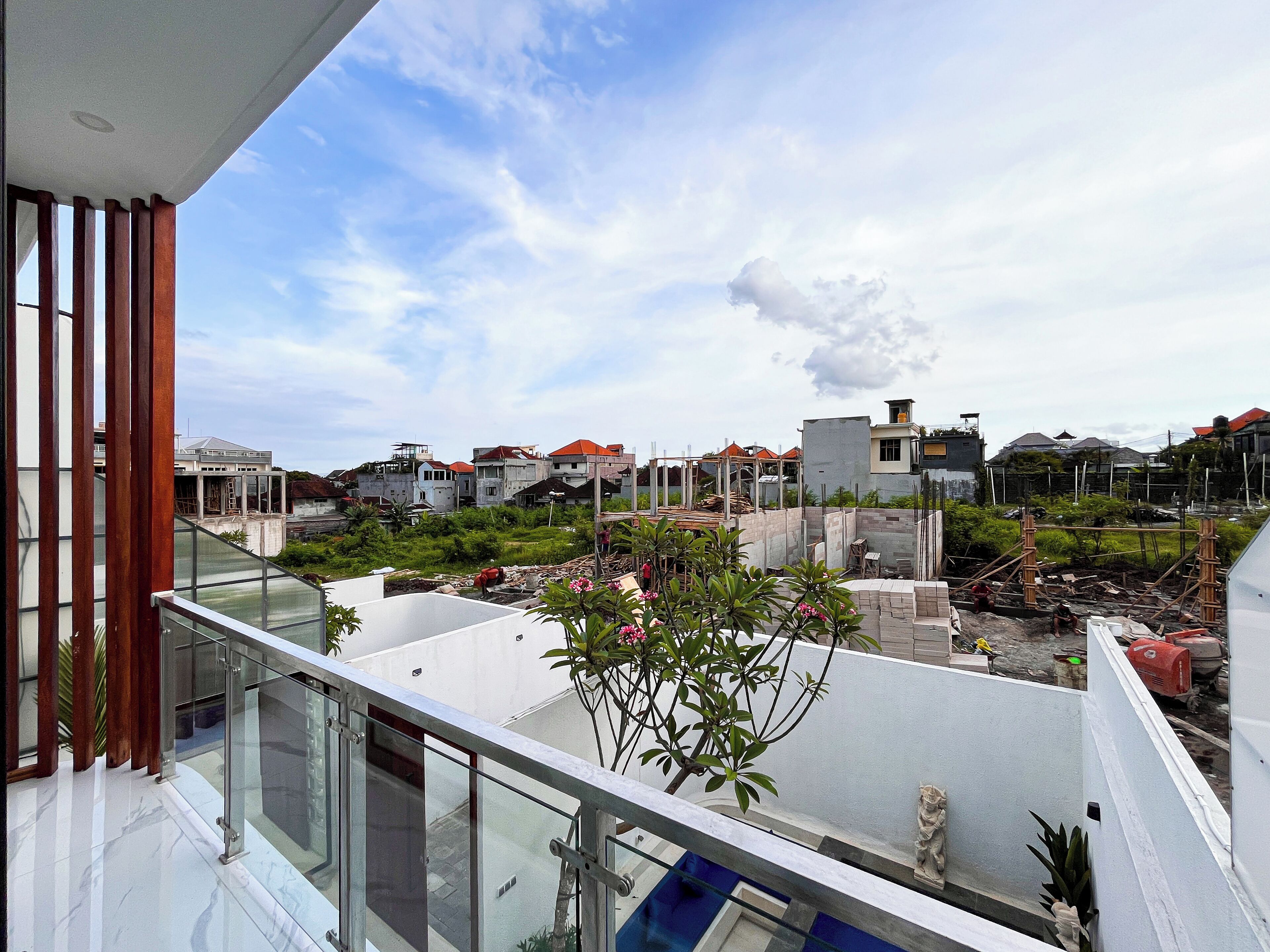 别墅, 阳台, 泳池景观 | 住宿场地