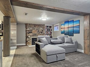 Living area - In ground Pool in the Summer!  Hot tub and 15 min to skiing in the Winter! (Sandy)