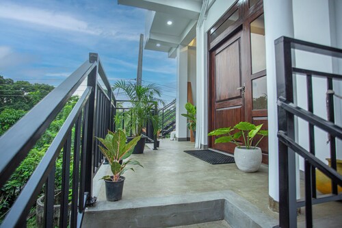 3-bedroom villa in peaceful Weligama with AC comfort