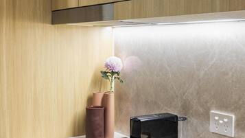 Pillowtop-Betten, Zimmersafe, laptopgeeigneter Arbeitsplatz