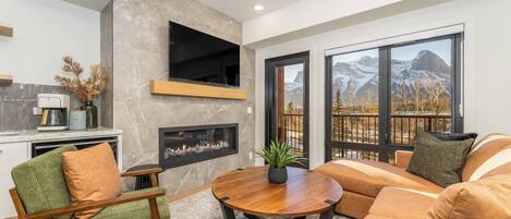 Télévision, cheminée