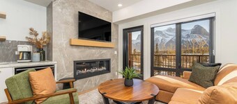 Ascent Escape | Pool, Hot Tub, Fitness | Parking