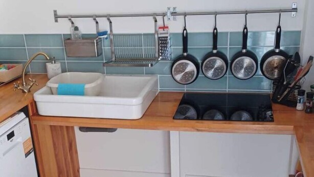 Coffee/tea maker, fridge, microwave, oven - Pet Friendly & Accessible 3-Bed Gite, Sleeps 6 (Sourdeval)