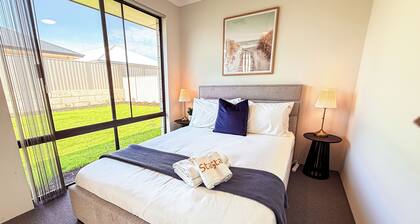 StayAU 4BRM Family Beach Retreat