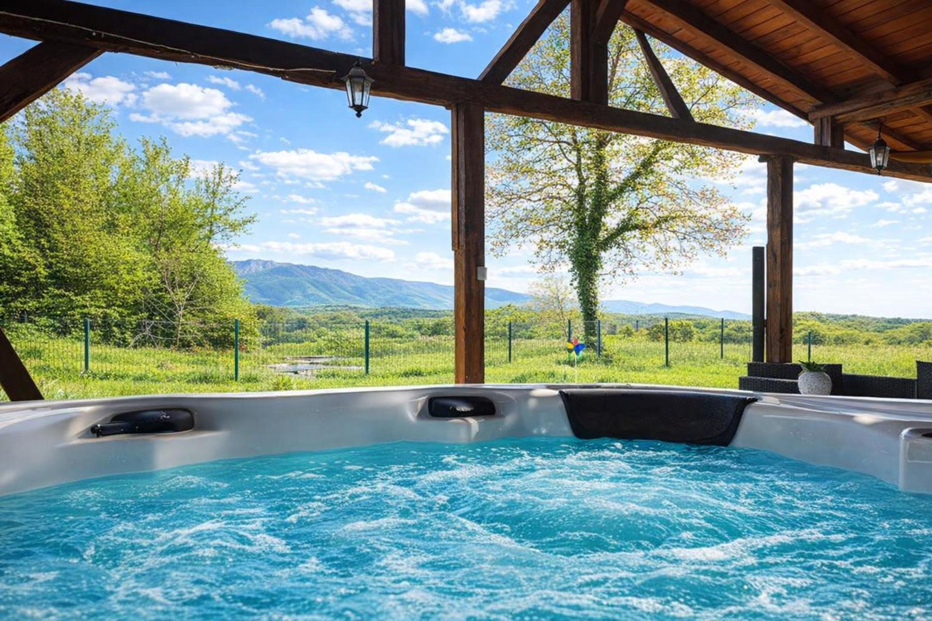 Outdoor spa tub